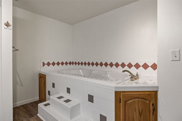 3438 NE Twin Lake View Drive NE, North Liberty, IA 52317