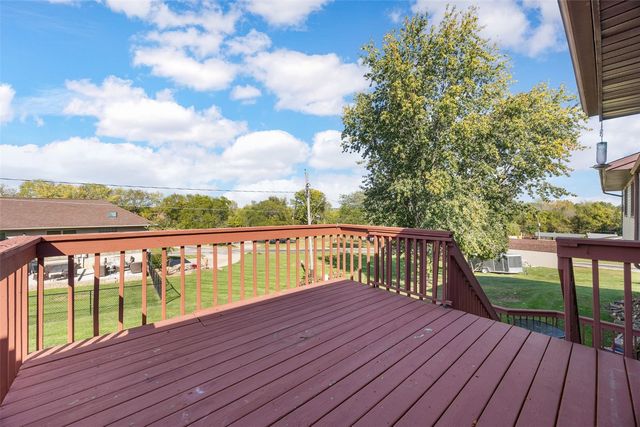 3438 NE Twin Lake View Drive NE, North Liberty, IA 52317