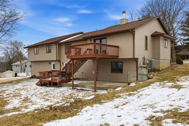 3438 NE Twin Lake View Drive NE, North Liberty, IA 52317