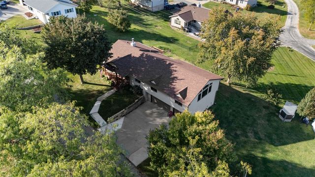 3438 NE Twin Lake View Drive NE, North Liberty, IA 52317