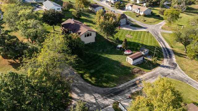 3438 NE Twin Lake View Drive NE, North Liberty, IA 52317