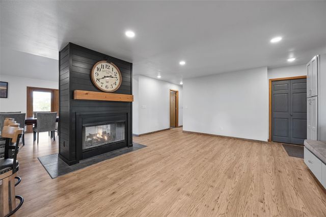 3438 NE Twin Lake View Drive NE, North Liberty, IA 52317