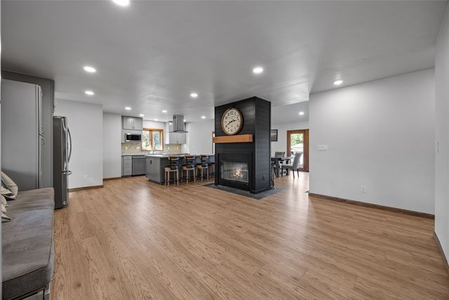 3438 NE Twin Lake View Drive NE, North Liberty, IA 52317