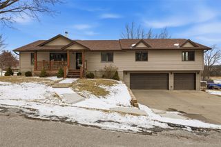 3438 NE Twin Lake View Drive NE, North Liberty, IA 52317