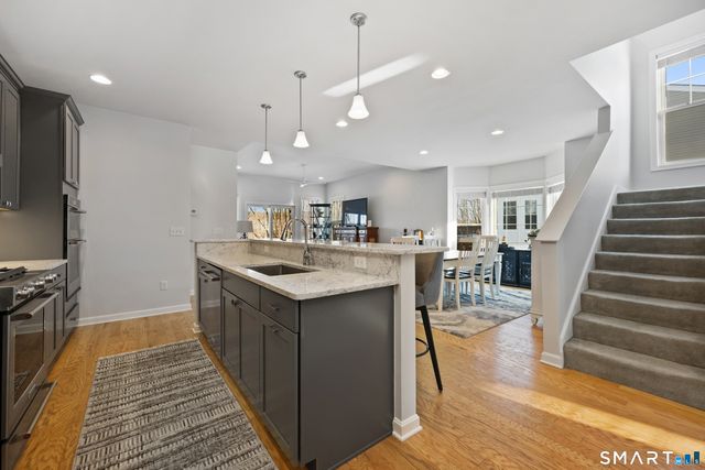 909 Tillinghast Drive 909, Oxford, CT 06478