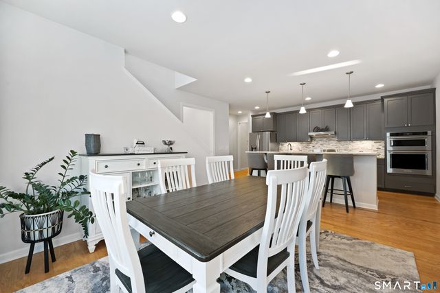 909 Tillinghast Drive 909, Oxford, CT 06478