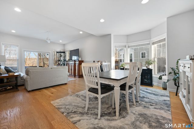 909 Tillinghast Drive 909, Oxford, CT 06478