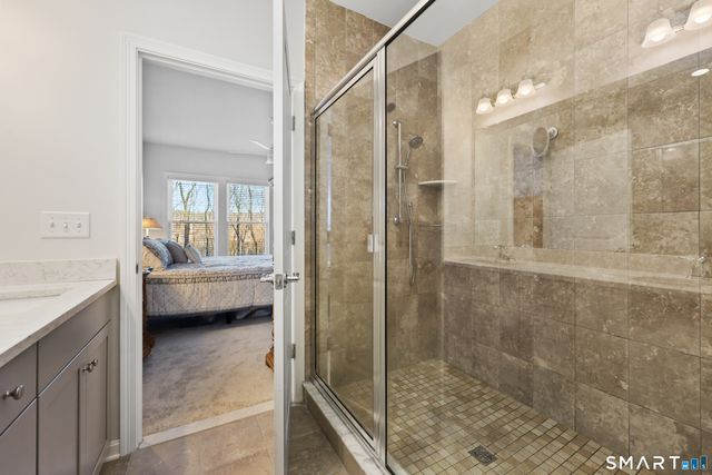 909 Tillinghast Drive 909, Oxford, CT 06478