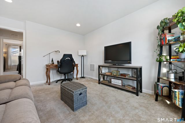 909 Tillinghast Drive 909, Oxford, CT 06478