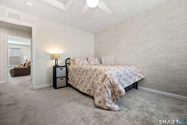 909 Tillinghast Drive 909, Oxford, CT 06478