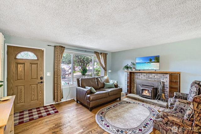 9307 3rd Place SE, Everett, WA 98208
