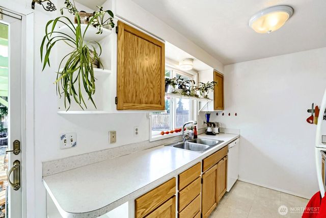 9307 3rd Place SE, Everett, WA 98208
