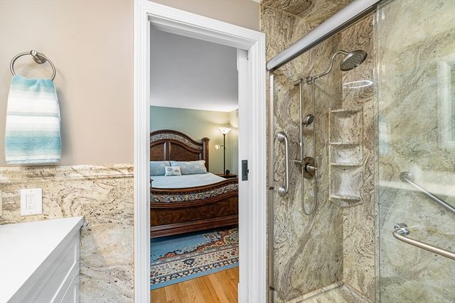 175 Old Post Rd, Barnstable, MA 02632