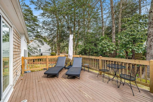175 Old Post Rd, Barnstable, MA 02632