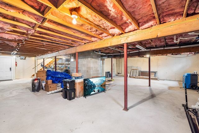 175 Old Post Rd, Barnstable, MA 02632