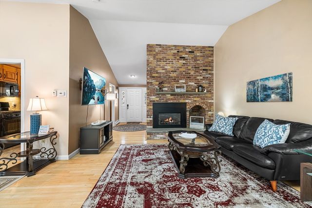 175 Old Post Rd, Barnstable, MA 02632