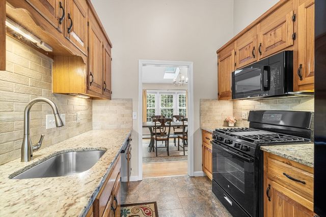 175 Old Post Rd, Barnstable, MA 02632