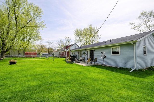 210 W Locust Street, Three Oaks, MI 49128