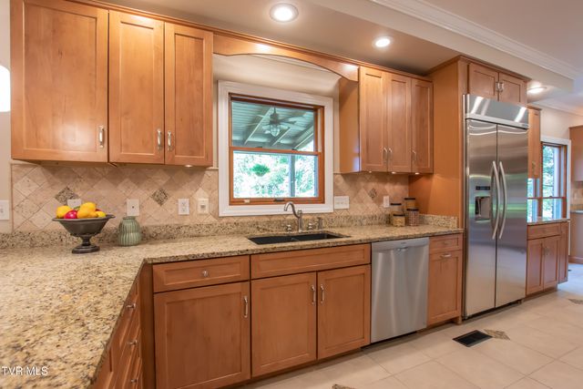 64 Fairway Drive, Bristol, TN 37620