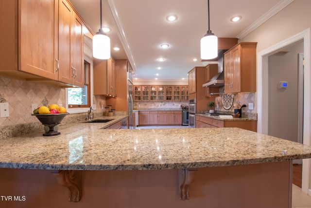 64 Fairway Drive, Bristol, TN 37620