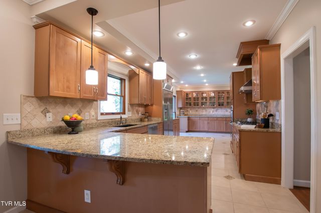 64 Fairway Drive, Bristol, TN 37620