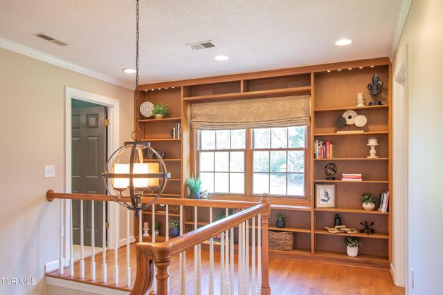 64 Fairway Drive, Bristol, TN 37620
