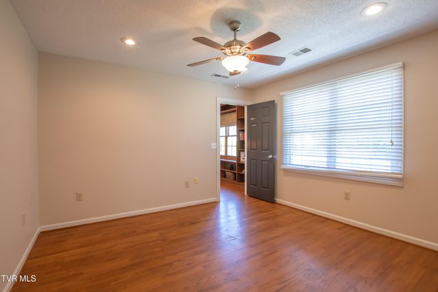 64 Fairway Drive, Bristol, TN 37620