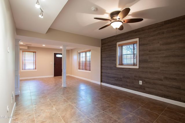 64 Fairway Drive, Bristol, TN 37620