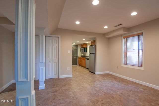 64 Fairway Drive, Bristol, TN 37620