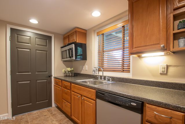 64 Fairway Drive, Bristol, TN 37620