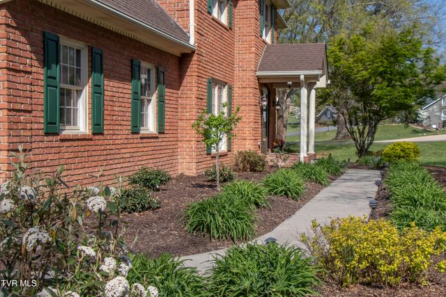 64 Fairway Drive, Bristol, TN 37620
