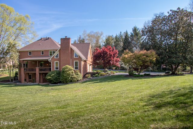 64 Fairway Drive, Bristol, TN 37620
