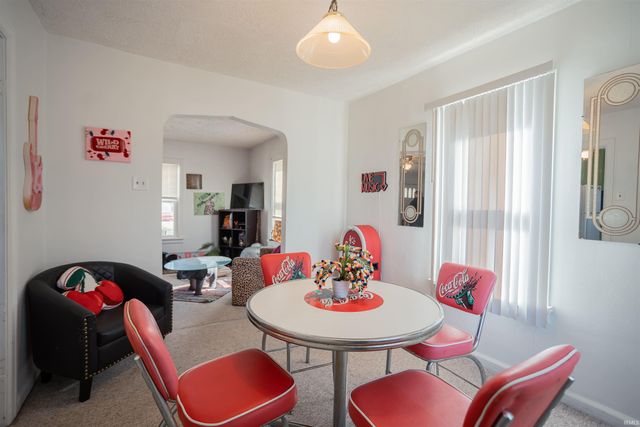 1633 N New York Avenue, Muncie, IN 47304