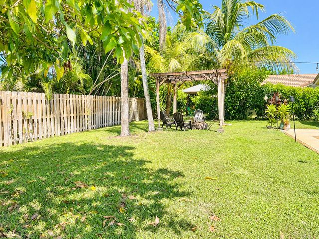 10601 NW 7TH Place, Coral Springs, FL 33071