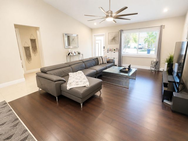 10601 NW 7TH Place, Coral Springs, FL 33071