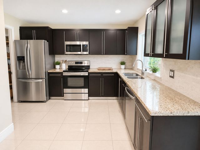 10601 NW 7TH Place, Coral Springs, FL 33071