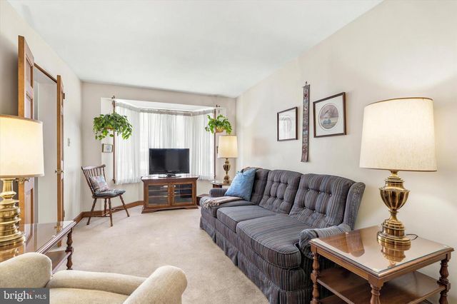 204 FLINTLOCK RD, Drexel Hill, PA 19026