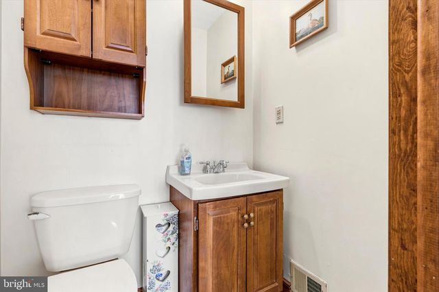 204 FLINTLOCK RD, Drexel Hill, PA 19026