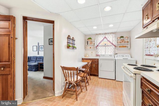 204 FLINTLOCK RD, Drexel Hill, PA 19026