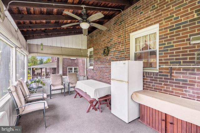 204 FLINTLOCK RD, Drexel Hill, PA 19026