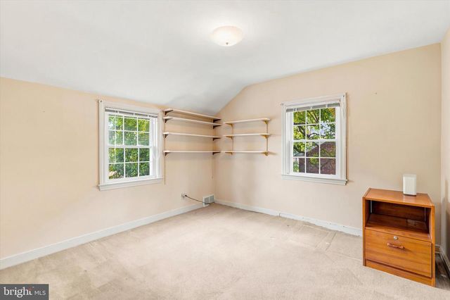 204 FLINTLOCK RD, Drexel Hill, PA 19026