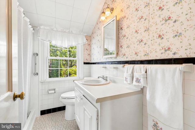 204 FLINTLOCK RD, Drexel Hill, PA 19026