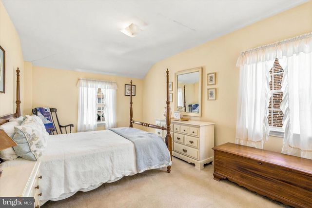 204 FLINTLOCK RD, Drexel Hill, PA 19026