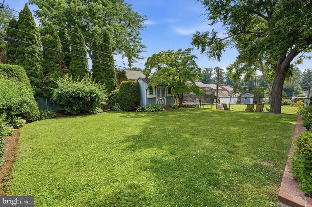 204 FLINTLOCK RD, Drexel Hill, PA 19026