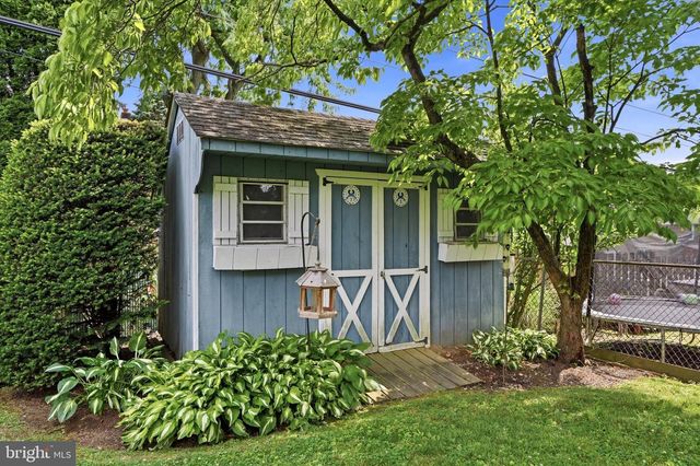 204 FLINTLOCK RD, Drexel Hill, PA 19026
