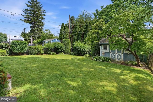 204 FLINTLOCK RD, Drexel Hill, PA 19026