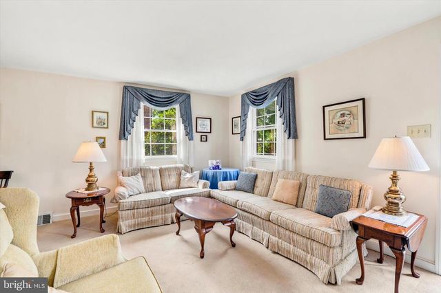 204 FLINTLOCK RD, Drexel Hill, PA 19026