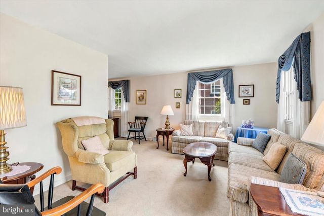 204 FLINTLOCK RD, Drexel Hill, PA 19026