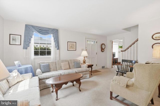 204 FLINTLOCK RD, Drexel Hill, PA 19026