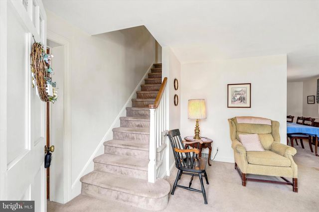 204 FLINTLOCK RD, Drexel Hill, PA 19026